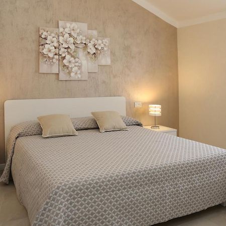 Flower Apartments Bardolino Exterior photo