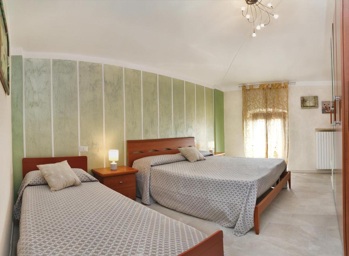 Flower Apartments Bardolino Exterior photo