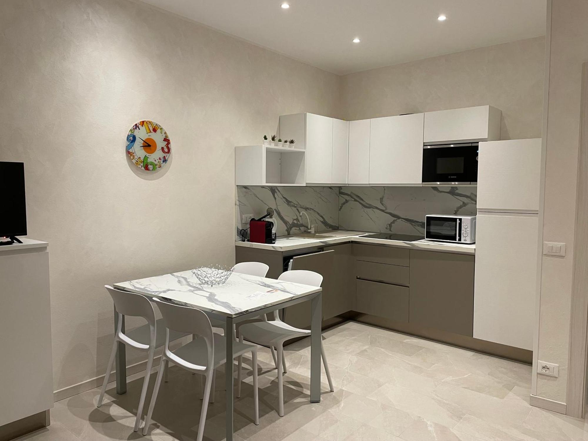 Flower Apartments Bardolino Exterior photo